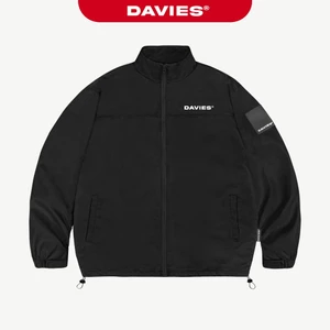 Áo khoác dù 2 lớp in chữ DAVIES khóa kéo cổ bẻ đen dây rút gấu áo form rộng logo su  Basic Jacket SS24| D-AK2-D